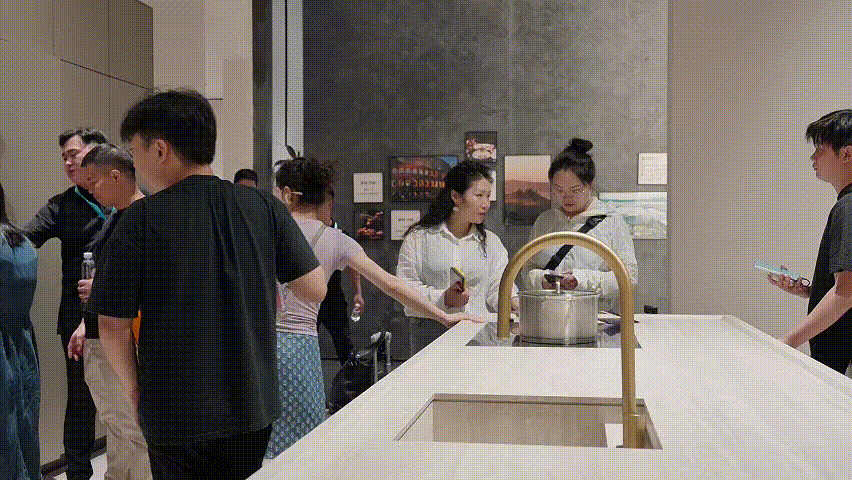0122f4ab-06f4-4727-8f1a-0b0346b86d4a.gif